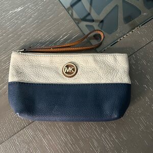 Used Michael Kors leather wristlet